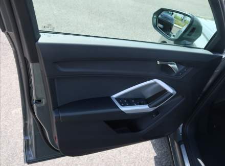 Audi - Q3