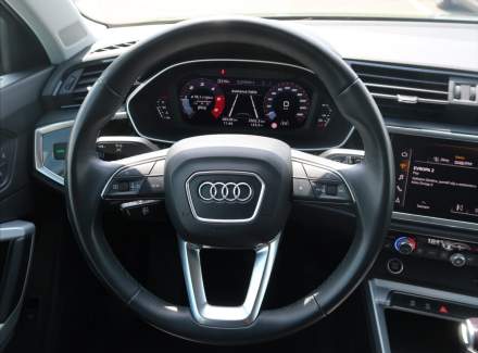 Audi - Q3