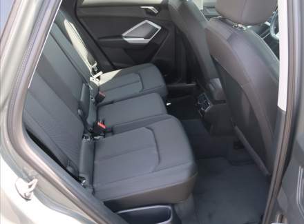 Audi - Q3