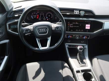 Audi - Q3