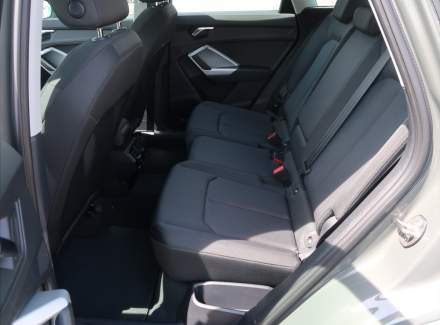 Audi - Q3