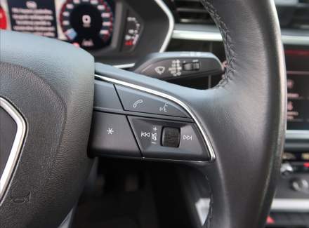 Audi - Q3