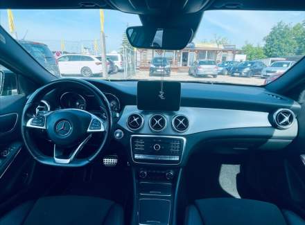 Mercedes-Benz - GLA