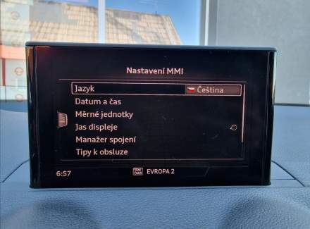 Audi - Q2