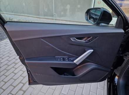 Audi - Q2