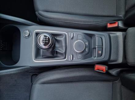 Audi - Q2