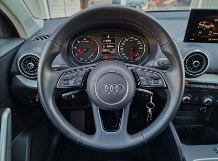 Audi - Q2