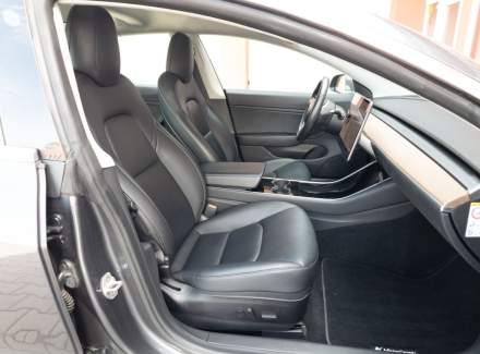 Tesla - Model 3