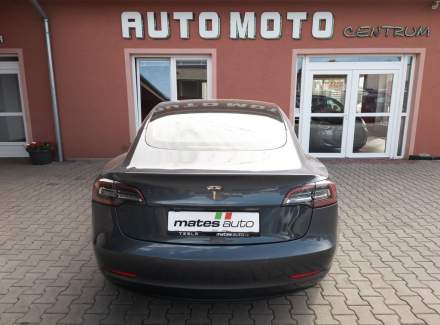 Tesla - Model 3