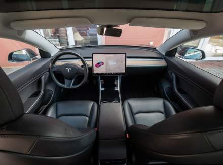 Tesla - Model 3