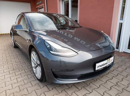 Tesla - Model 3