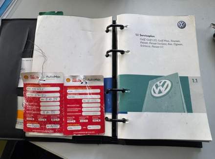 Volkswagen - Golf
