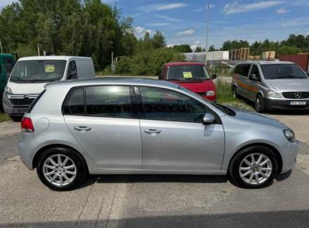 Volkswagen - Golf