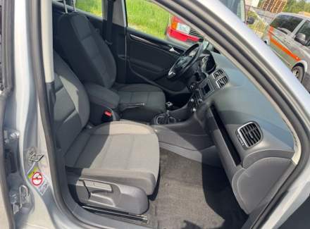 Volkswagen - Golf