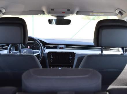 Volkswagen - Passat
