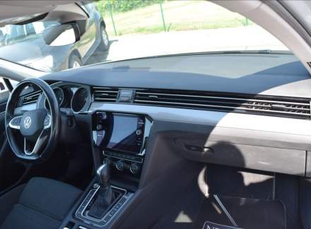 Volkswagen - Passat