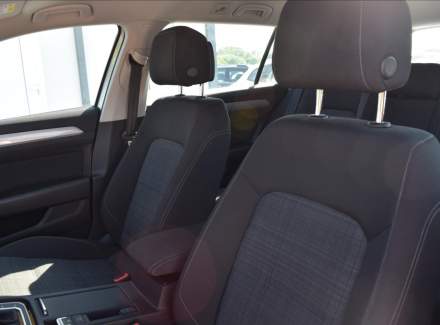 Volkswagen - Passat