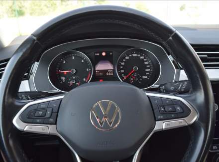 Volkswagen - Passat