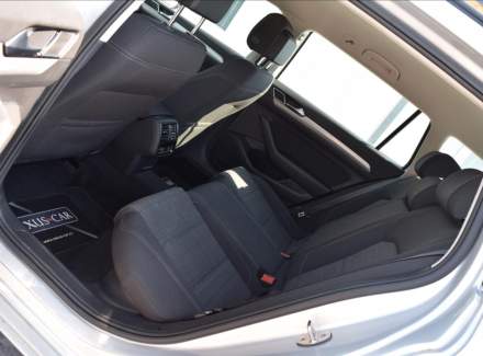 Volkswagen - Passat
