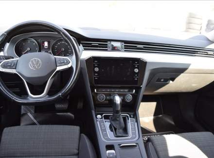 Volkswagen - Passat