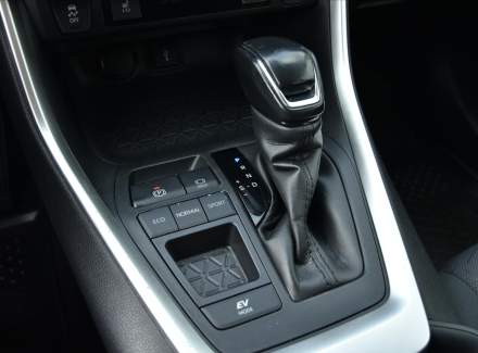 Toyota - RAV 4