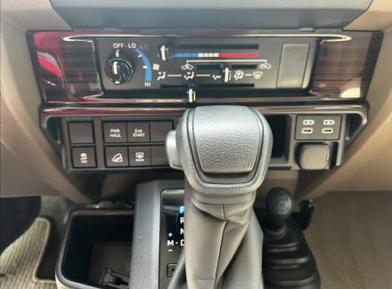 Toyota - Land Cruiser