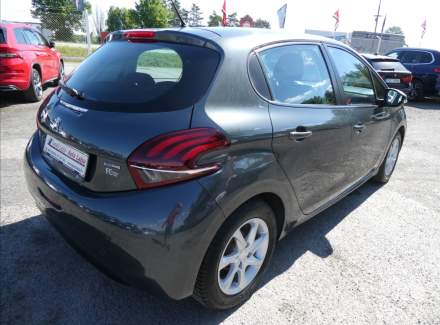 Peugeot - 208