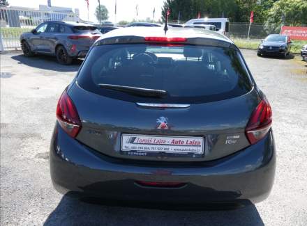 Peugeot - 208