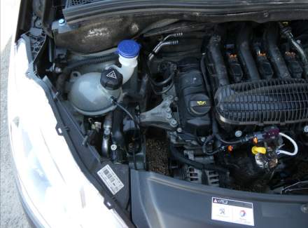 Peugeot - 208