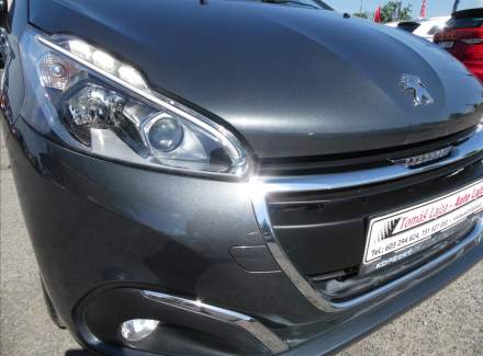 Peugeot - 208