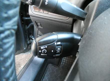 Peugeot - 208