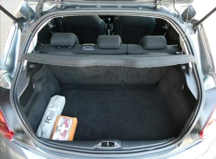 Peugeot - 208