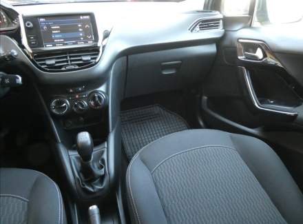 Peugeot - 208