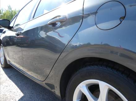 Peugeot - 208