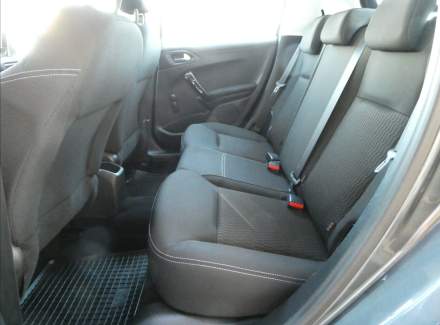 Peugeot - 208