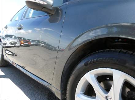Peugeot - 208
