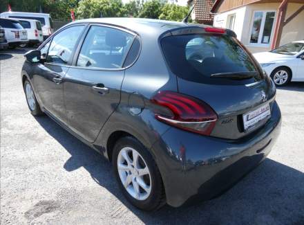 Peugeot - 208