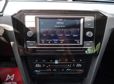 Volkswagen - Passat
