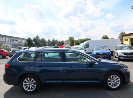 Volkswagen - Passat