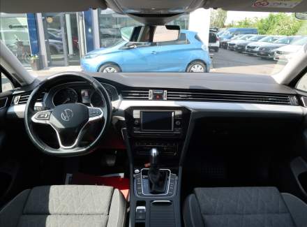 Volkswagen - Passat