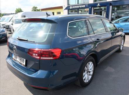 Volkswagen - Passat