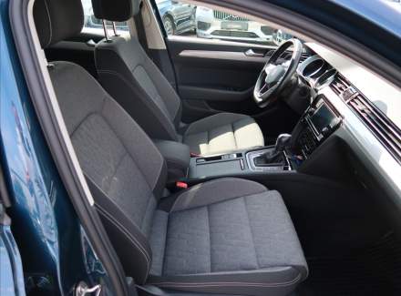 Volkswagen - Passat