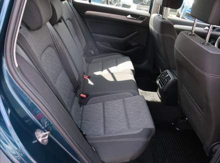 Volkswagen - Passat