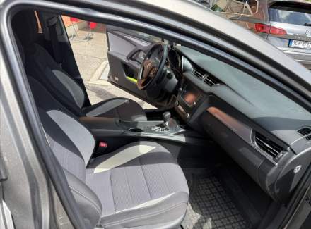 Toyota - Avensis