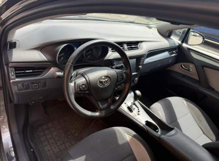 Toyota - Avensis