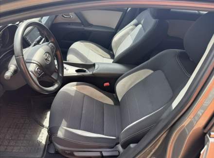 Toyota - Avensis