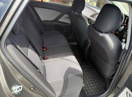 Toyota - Avensis