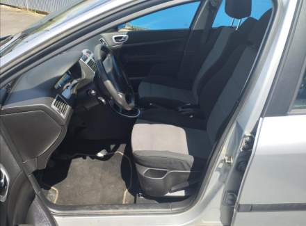 Peugeot - 307