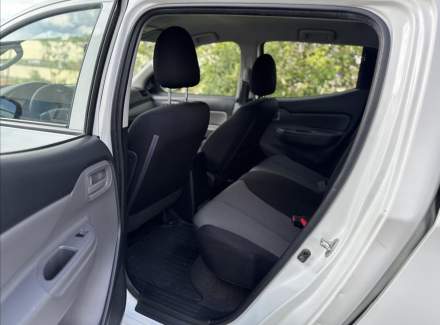 Mitsubishi - L 200