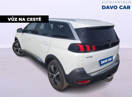 Peugeot - 5008
